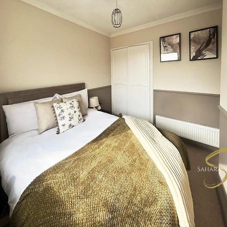 Stylish 2Bed - Manchester - Free Parking Hyde Exteriör bild