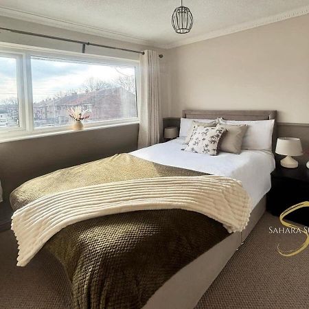 Stylish 2Bed - Manchester - Free Parking Hyde Exteriör bild