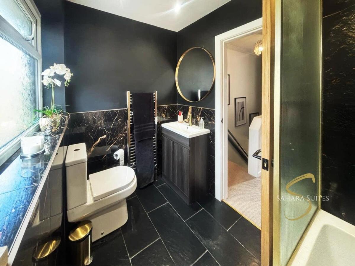 Stylish 2Bed - Manchester - Free Parking Hyde Exteriör bild