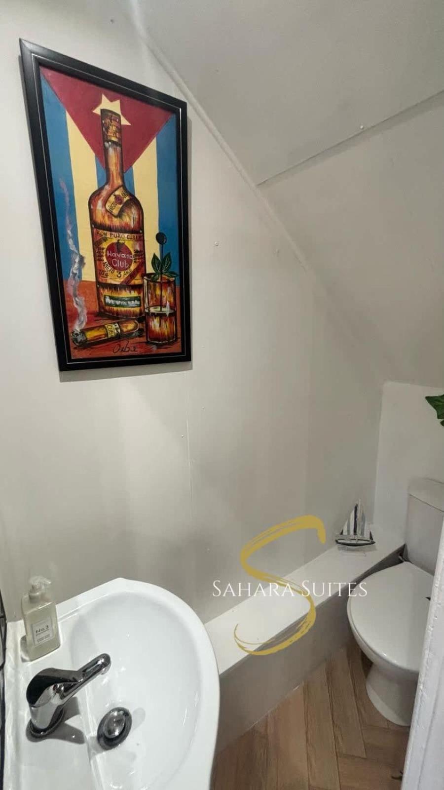Stylish 2Bed - Manchester - Free Parking Hyde Exteriör bild
